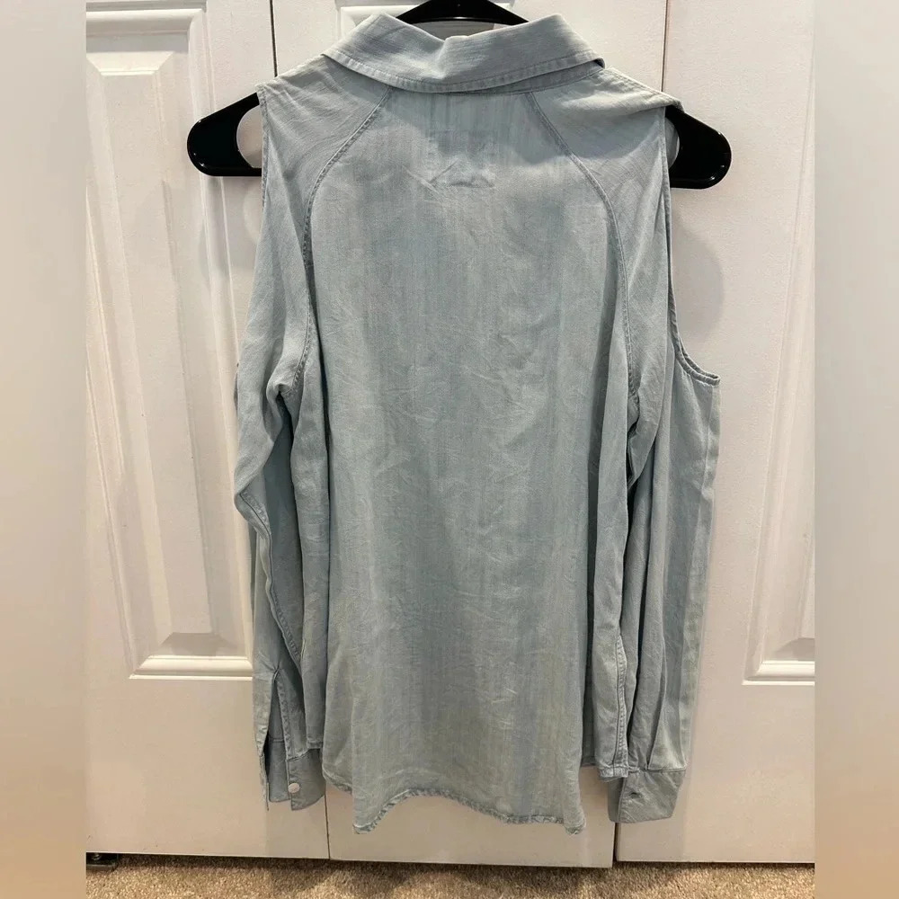 Rails Sadie Light Vintage Chambray Cold Shoulder Button Down Blouse Top Shirt XS - Picture 4 of 5